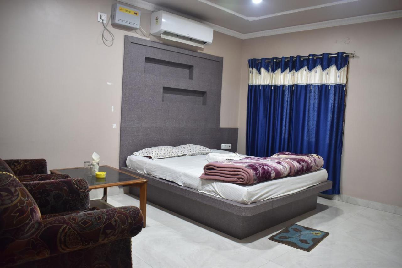 Hotel Suraj Balasore Екстериор снимка
