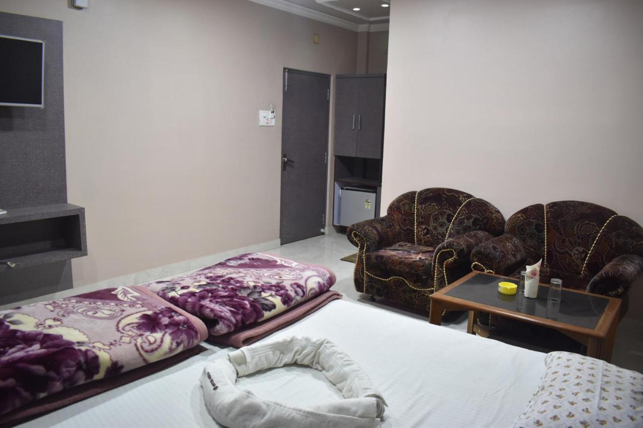 Hotel Suraj Balasore Екстериор снимка